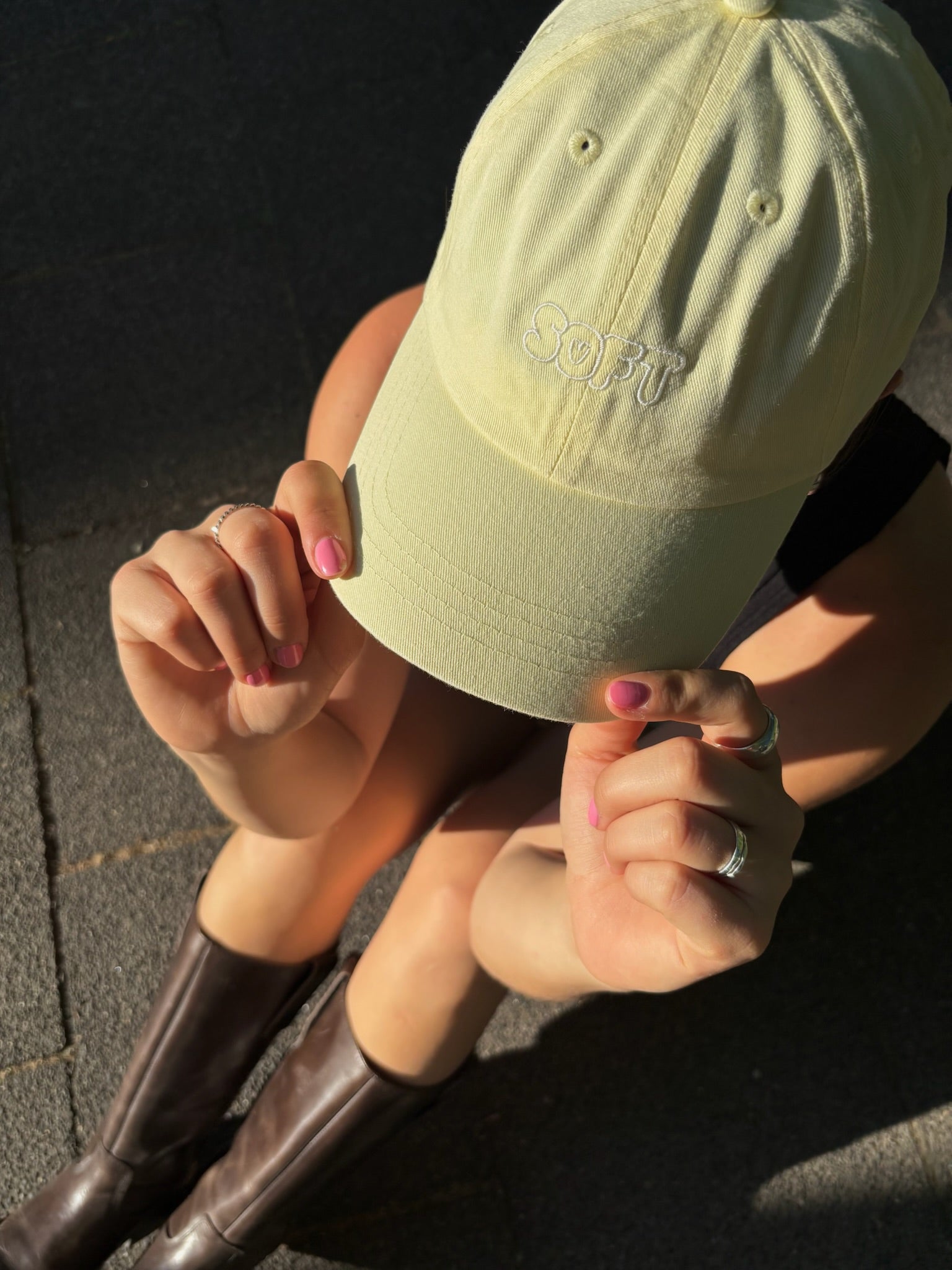 Soft Cap Buttercreme Yellow